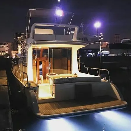 بوتيل Kavak Tekne Kiralama بودروم
